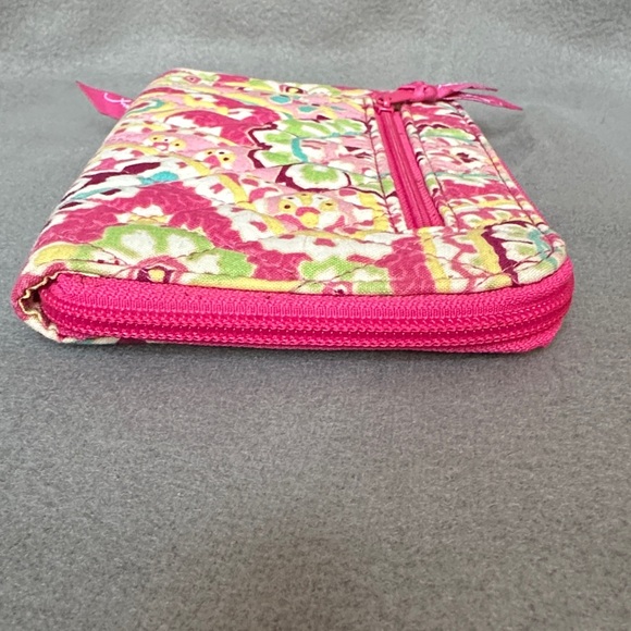 VERA BRADLEY Capri Melon Pattern Travel Organizer Wallet - Picture 4 of 11